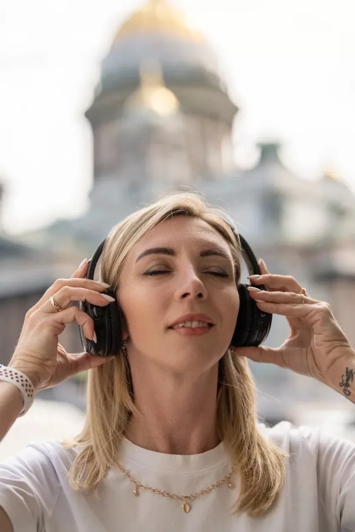 Предпринимательница из Выборга успешно развивает авторские иммерсивные экскурсии с помощью господдержки